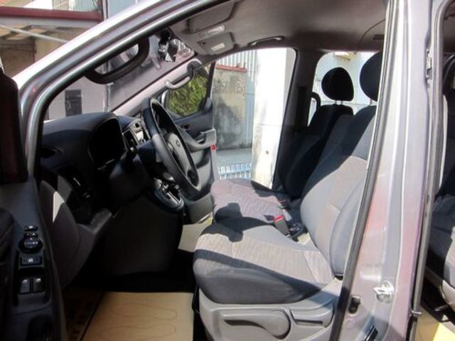 HYUNDAI現代 STAREX  第10張相片