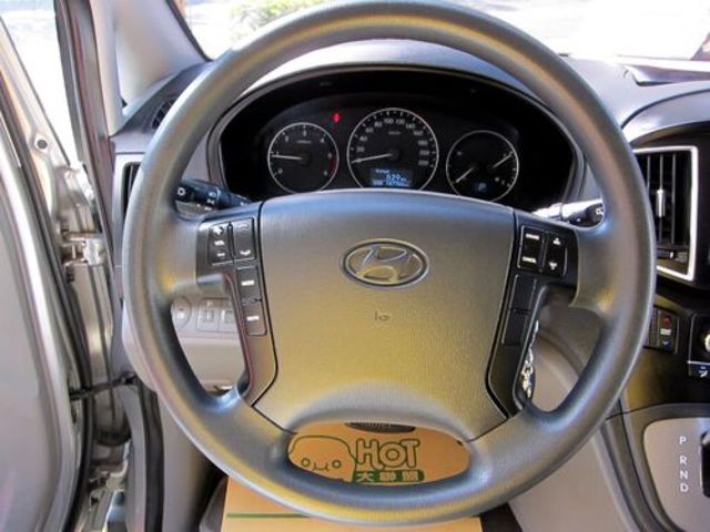 HYUNDAI現代 STAREX  第11張相片