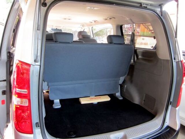 HYUNDAI現代 STAREX  第16張相片