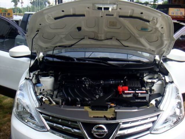 NISSAN日產 LIVINA  第5張相片