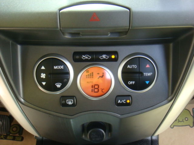 NISSAN日產 LIVINA  第15張相片