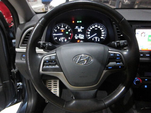 HYUNDAI現代 ELANTRA  第5張相片