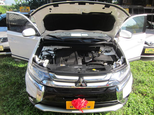 MITSUBISHI三菱 OUTLANDER  第6張相片