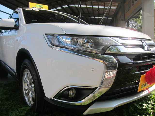 MITSUBISHI三菱 OUTLANDER  第7張相片