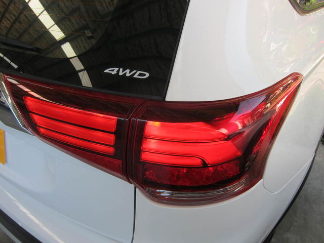 MITSUBISHI三菱 OUTLANDER  第8張相片