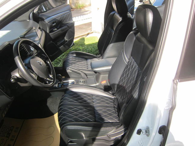 MITSUBISHI三菱 OUTLANDER  第13張相片