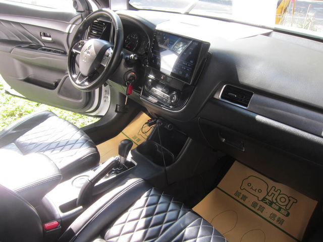 MITSUBISHI三菱 OUTLANDER  第15張相片