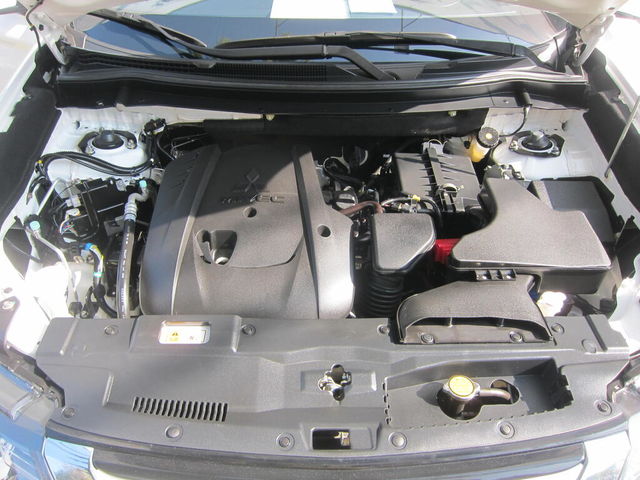 MITSUBISHI三菱 OUTLANDER  第19張相片