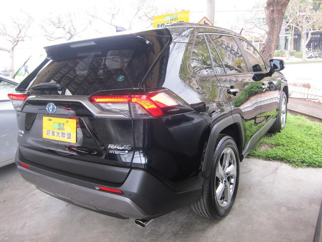 TOYOTA豐田 RAV4  第3張相片