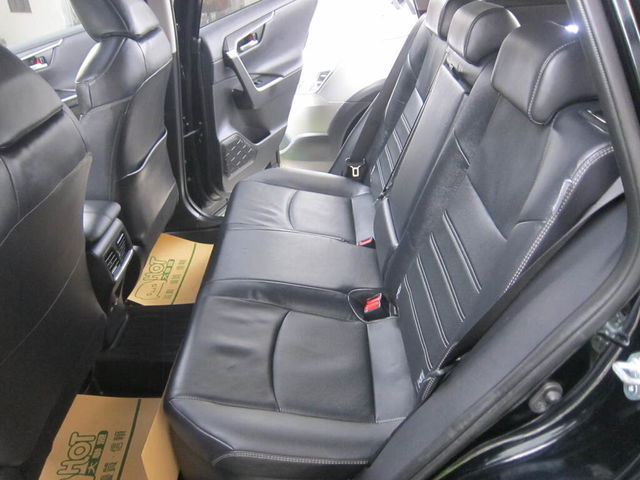 TOYOTA豐田 RAV4  第31張相片