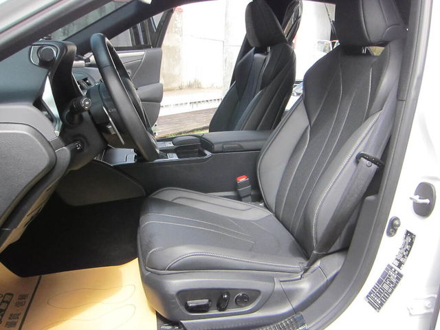 LEXUS凌志 ES250  第13張相片