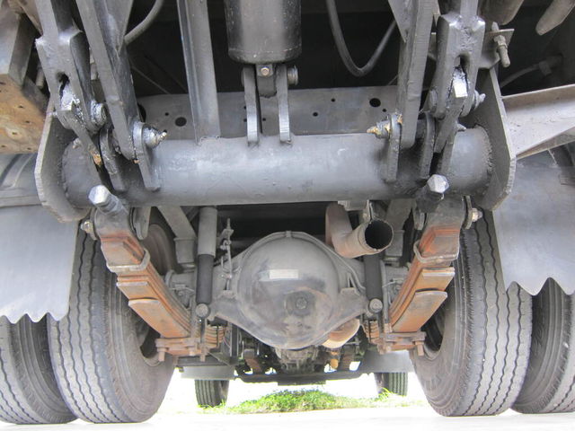 MITSUBISHI三菱 CANTER  第19張相片