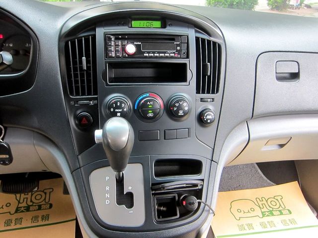 HYUNDAI現代 STAREX  第9張相片