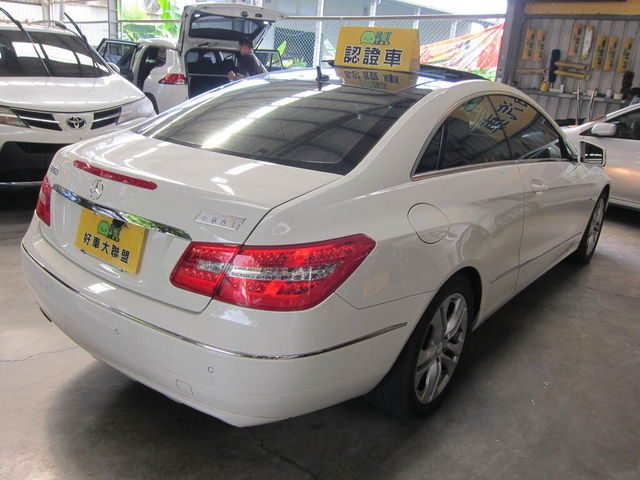 M-BENZ賓士 E250 COUPE  第2張相片