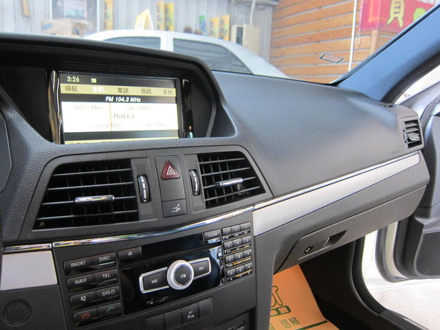 M-BENZ賓士 E250 COUPE  第11張相片