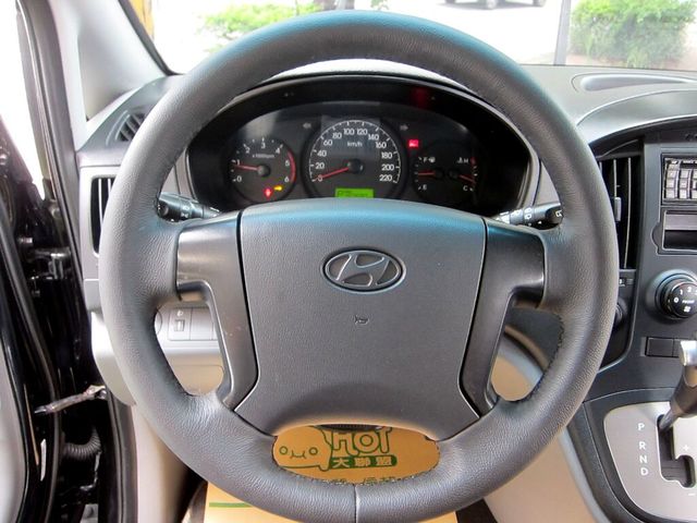 HYUNDAI現代 STAREX  第9張相片