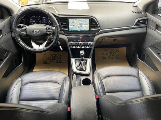 HYUNDAI現代 ELANTRA  第5張相片