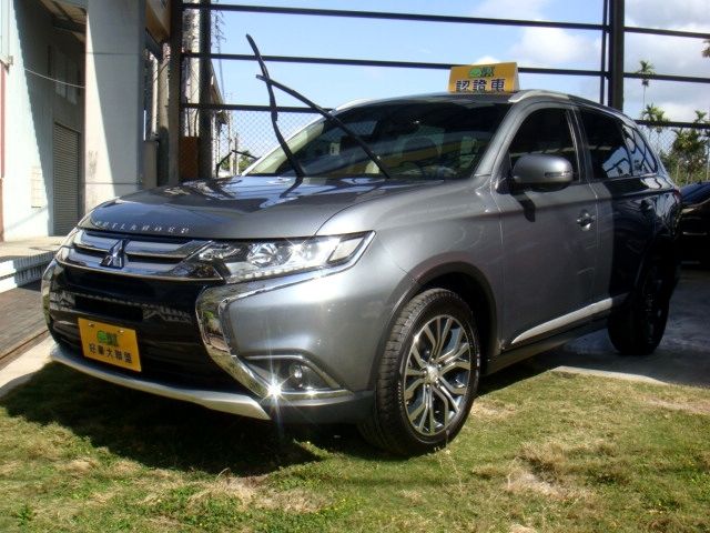 MITSUBISHI三菱 OUTLANDER  第1張相片