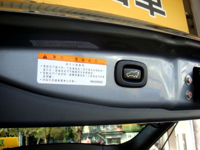 MITSUBISHI三菱 OUTLANDER  第8張相片