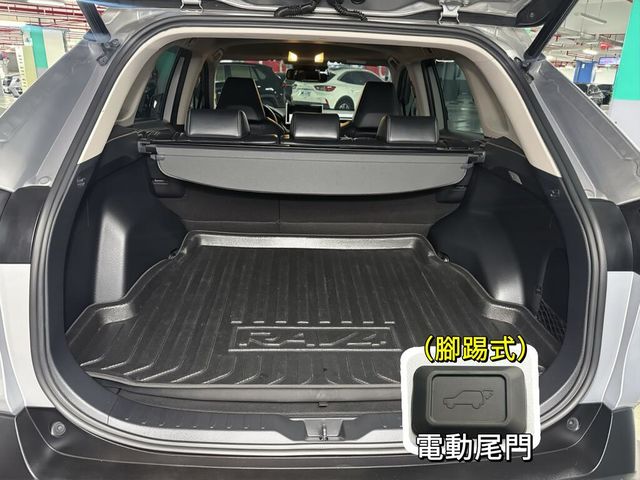TOYOTA豐田 RAV4  第14張相片