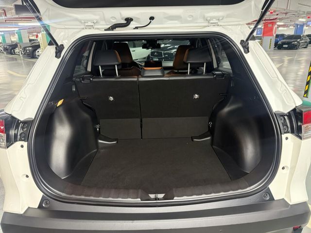 TOYOTA豐田 COROLLA CROSS HYBRID  第12張相片
