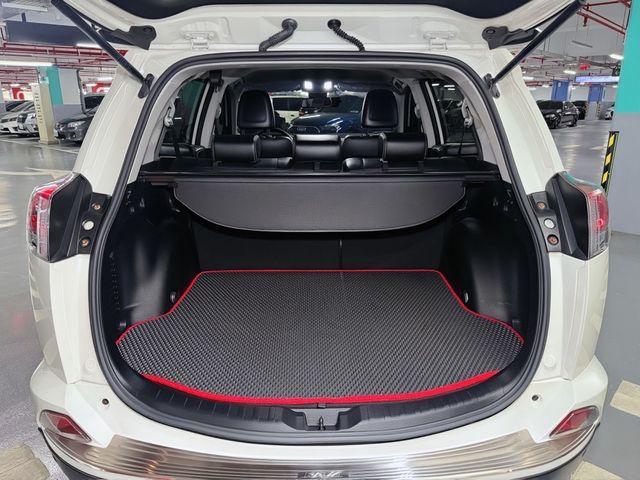 TOYOTA豐田 RAV4  第15張相片