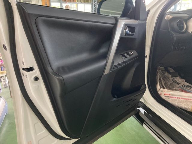 TOYOTA豐田 RAV4  第9張相片
