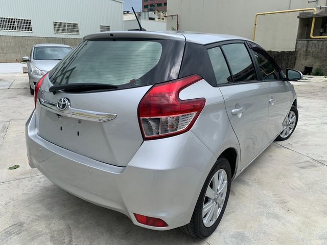TOYOTA豐田 YARIS  第2張相片