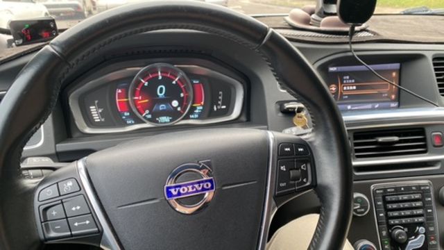 VOLVO富豪 V60  第3張相片