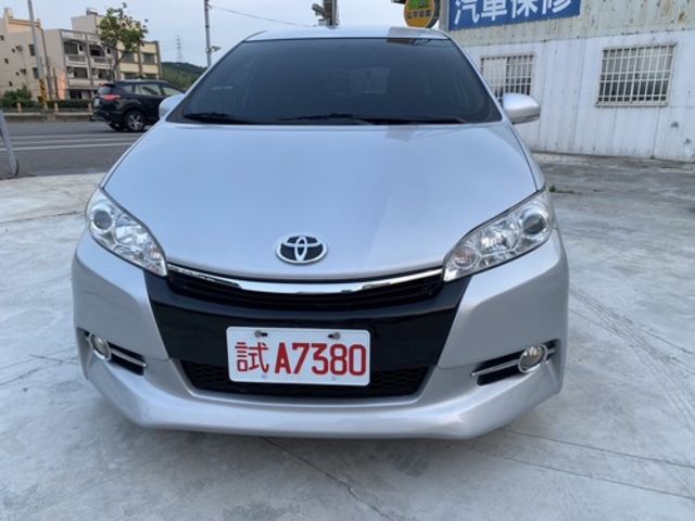 TOYOTA豐田 WISH  第3張相片