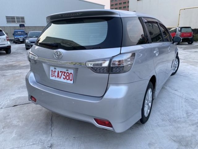 TOYOTA豐田 WISH  第4張相片