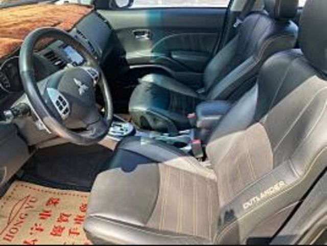 MITSUBISHI三菱 OUTLANDER  第8張相片