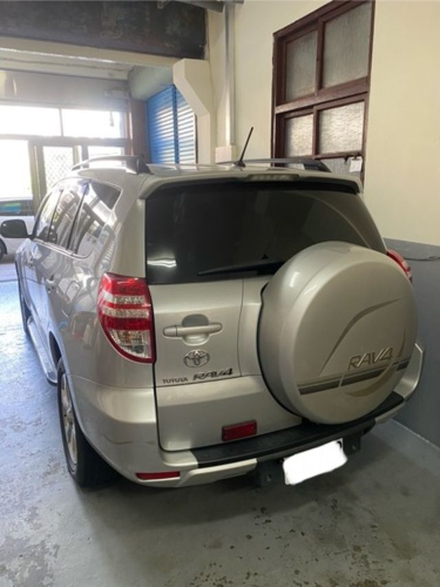 TOYOTA豐田 RAV4  第2張相片