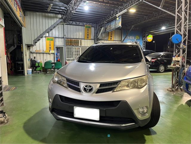 TOYOTA豐田 RAV4  第2張相片