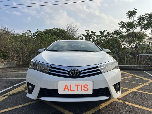 TOYOTA豐田 ALTIS  第1張相片