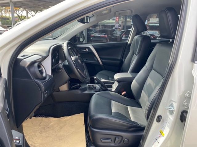 TOYOTA豐田 RAV4  第2張相片