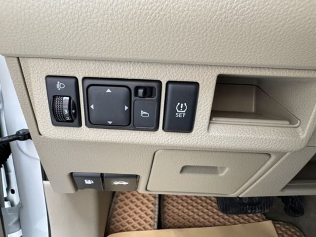 NISSAN日產 TIIDA  第12張相片