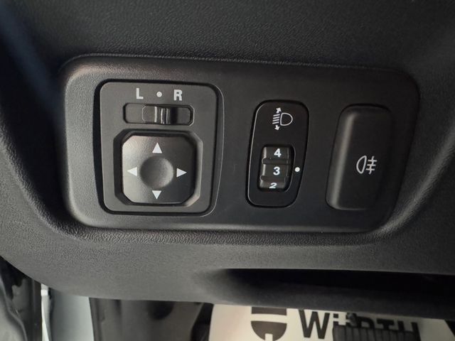 MITSUBISHI三菱 COLT PLUS  第21張相片