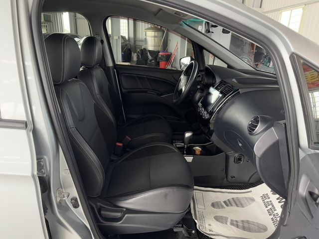 MITSUBISHI三菱 COLT PLUS  第35張相片