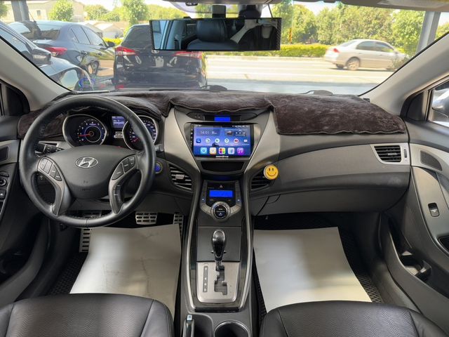 HYUNDAI現代 ELANTRA  第4張相片