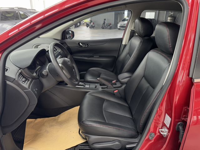 NISSAN日產 TIIDA  第2張相片