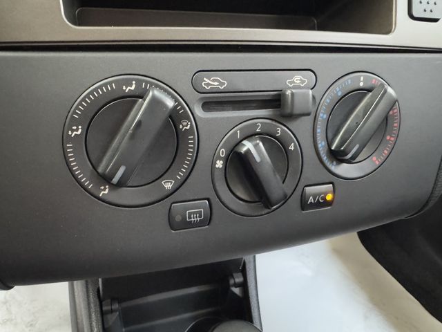 NISSAN日產 TIIDA  第8張相片