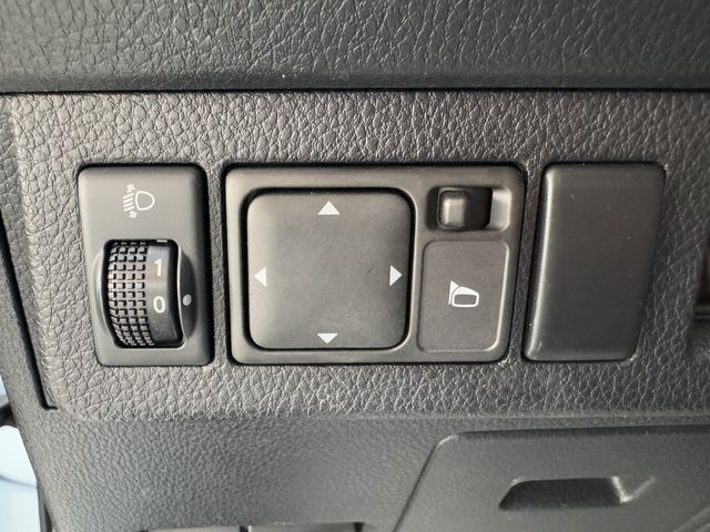 NISSAN日產 TIIDA  第10張相片