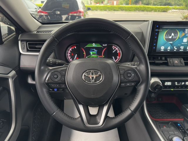 TOYOTA豐田 RAV4  第5張相片