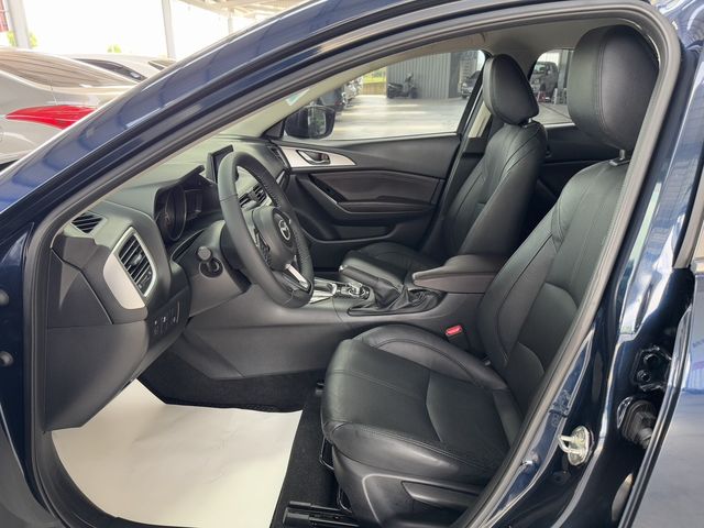 MAZDA馬自達 MAZDA 3  第2張相片