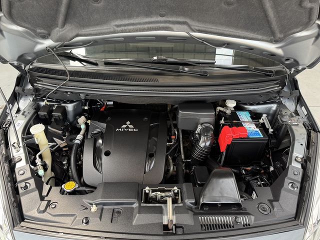 MITSUBISHI三菱 COLT PLUS  第13張相片