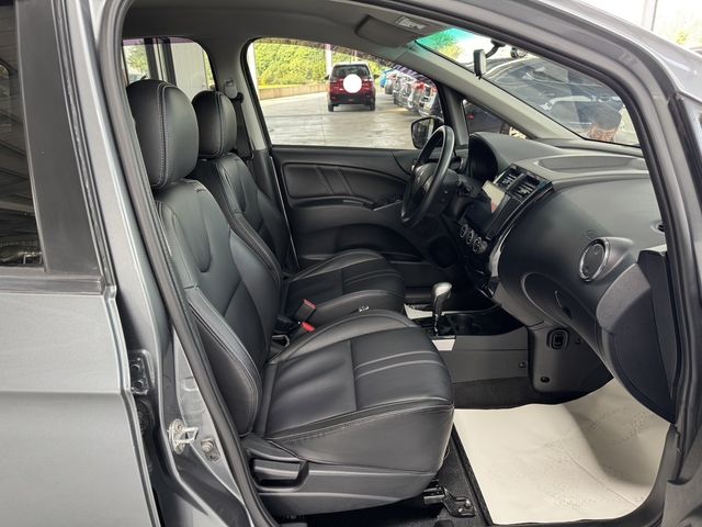 MITSUBISHI三菱 COLT PLUS  第19張相片