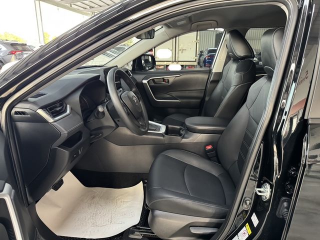 TOYOTA豐田 RAV4  第2張相片