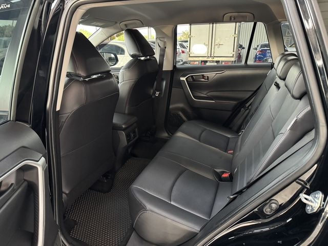 TOYOTA豐田 RAV4  第3張相片