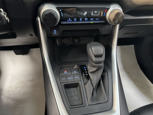 TOYOTA豐田 RAV4  第7張相片